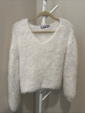 2bella White Fuzzy V-Neck Pullover Sweater